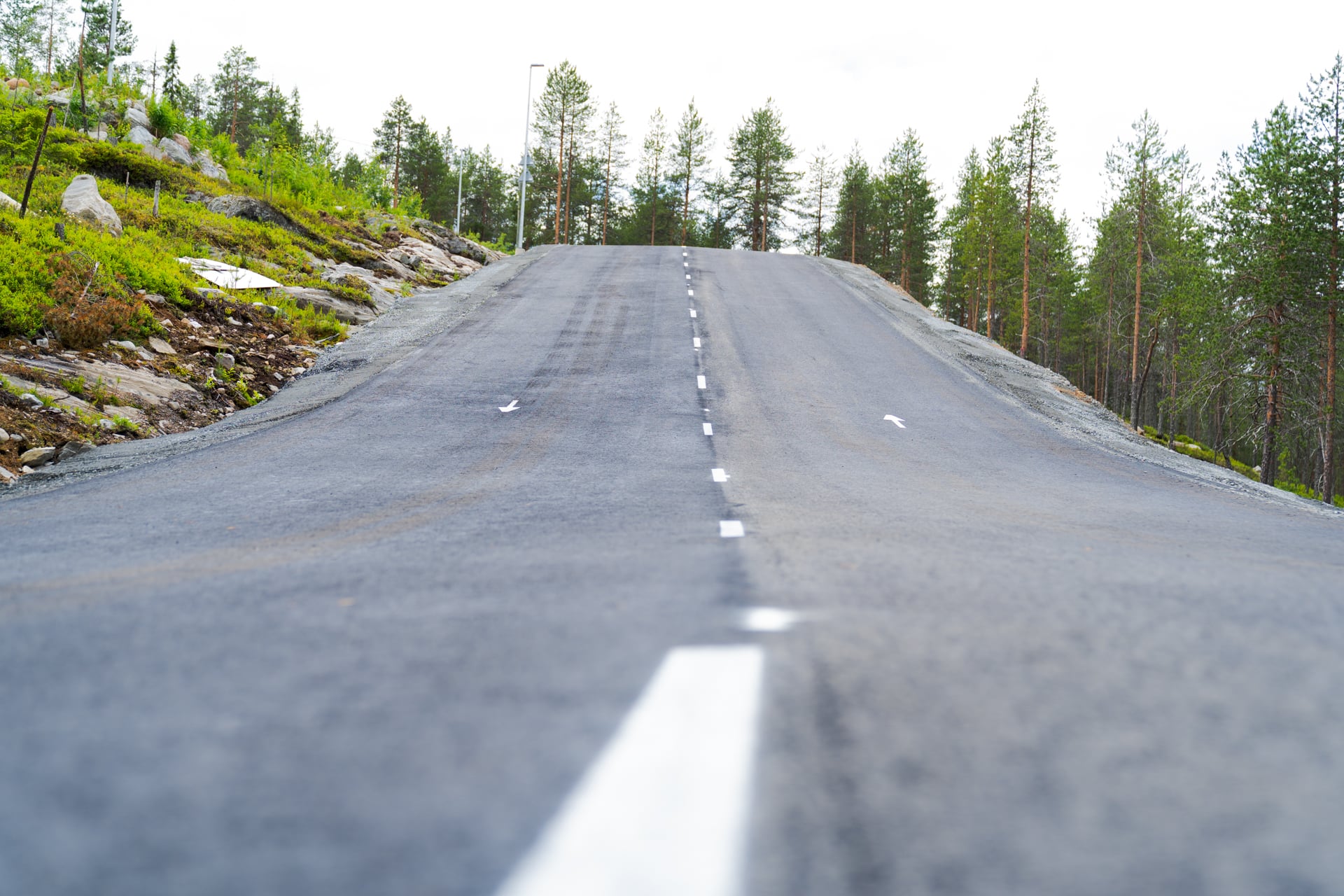 Rullahiihtoradan jyrkin nousu ja lasku
